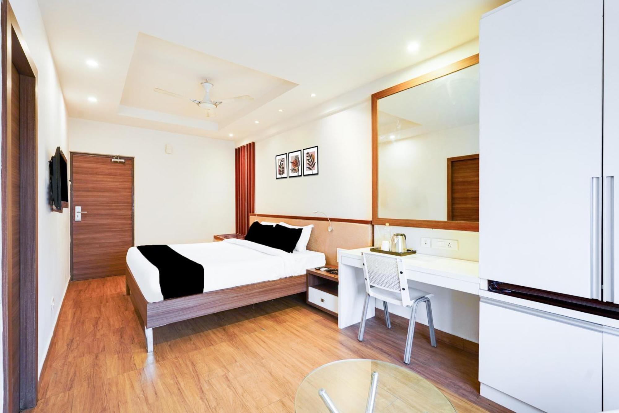 Super Townhouse Oak Kodambakkam Formerly Cine City شيناي المظهر الخارجي الصورة