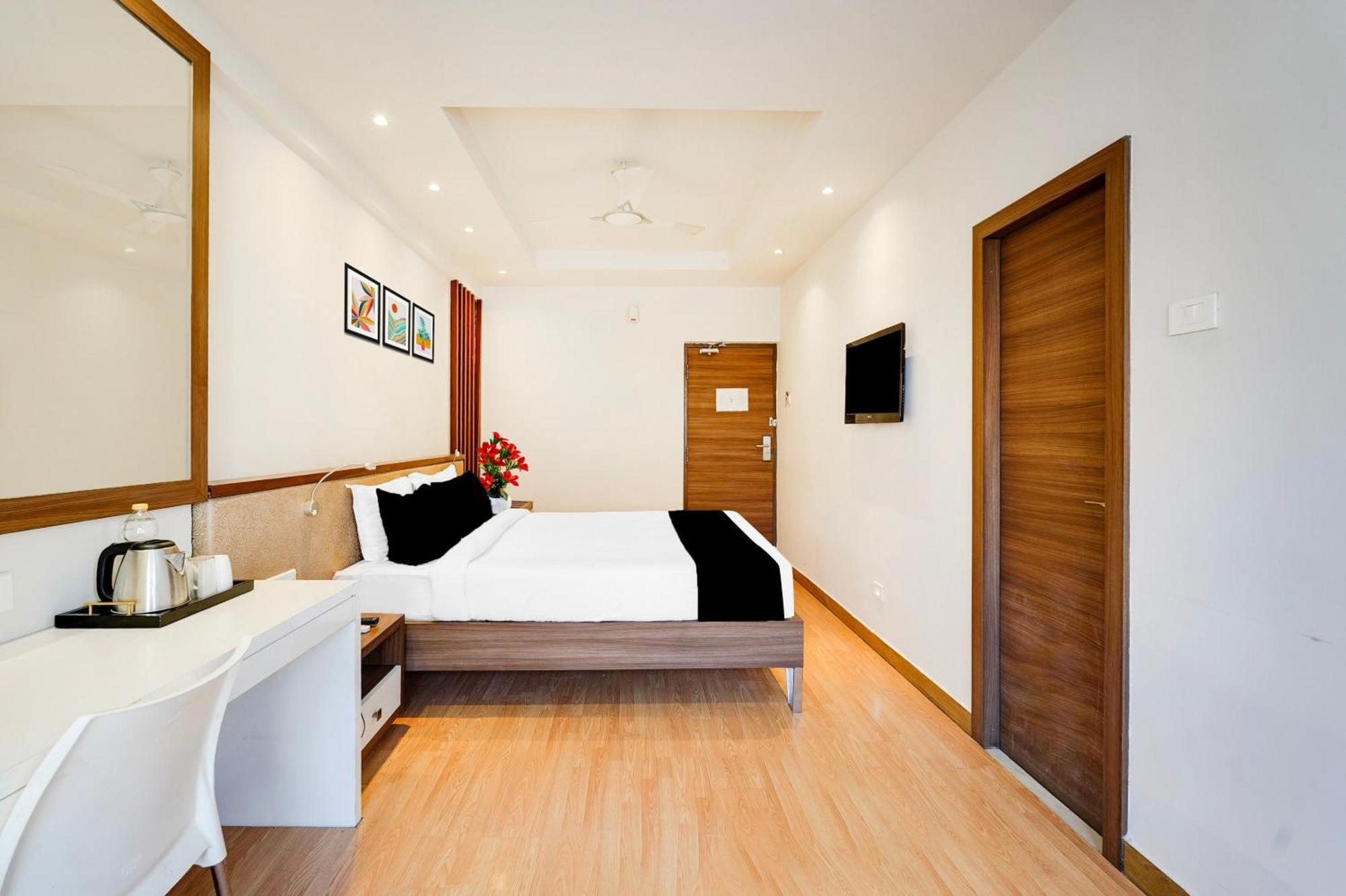 Super Townhouse Oak Kodambakkam Formerly Cine City شيناي المظهر الخارجي الصورة
