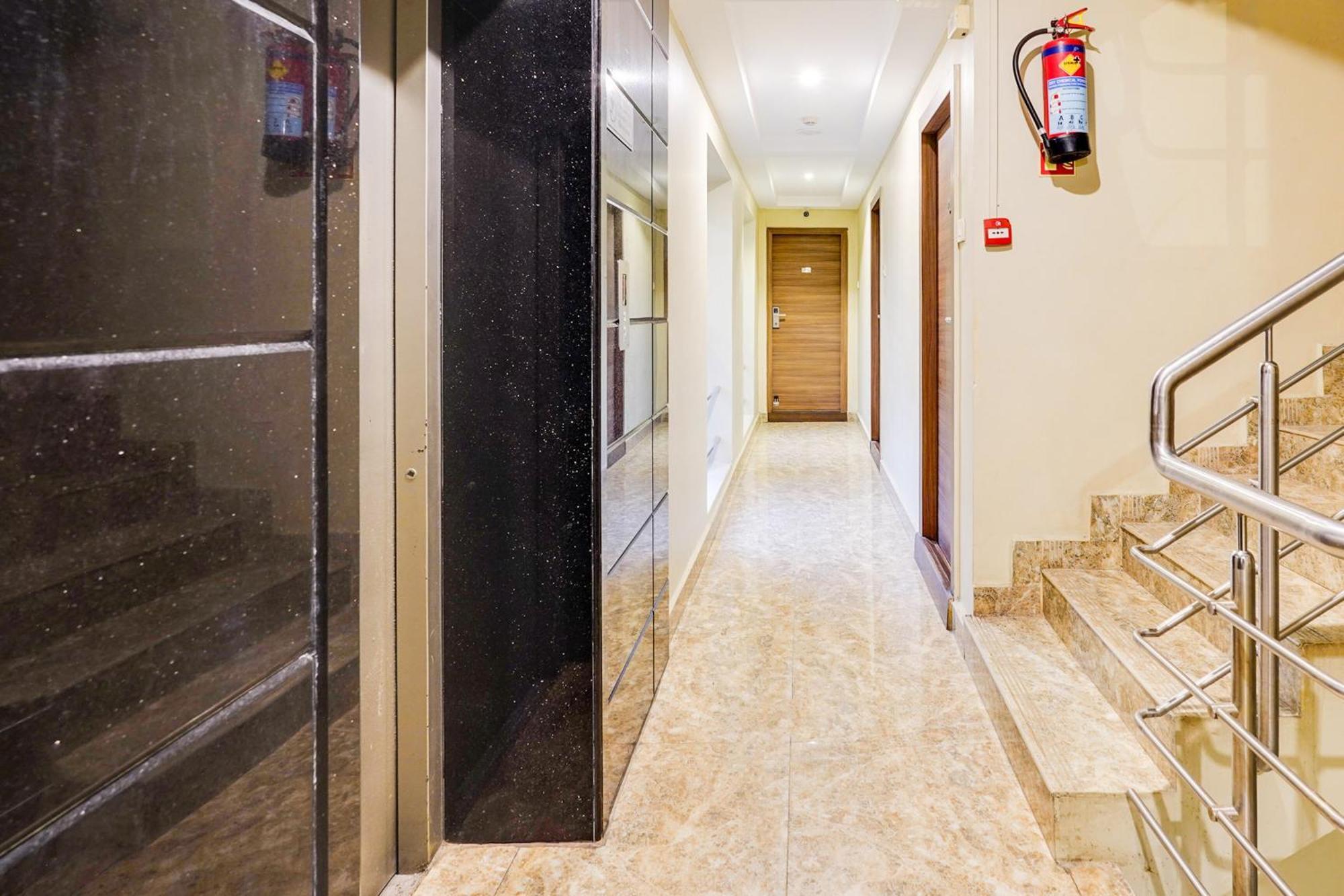 Super Townhouse Oak Kodambakkam Formerly Cine City شيناي المظهر الخارجي الصورة